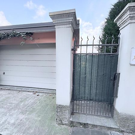 I D'A Charming Penthouse - Lake View- Como- House-130 Mt-2 Double Bedrooms And 2 Double Bathrooms A Spacious Living Room-Full Equipped Kitchen-Private Garden And Terrace-Private Covered Parking 外观 照片