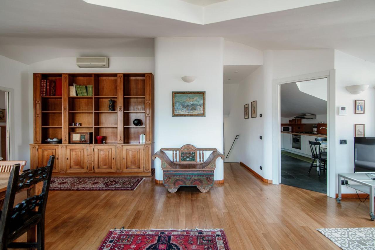 I D'A Charming Penthouse - Lake View- Como- House-130 Mt-2 Double Bedrooms And 2 Double Bathrooms A Spacious Living Room-Full Equipped Kitchen-Private Garden And Terrace-Private Covered Parking 外观 照片