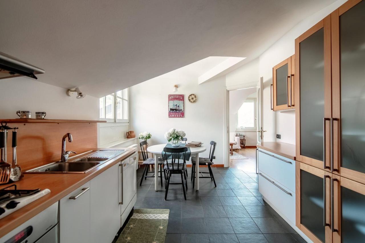 I D'A Charming Penthouse - Lake View- Como- House-130 Mt-2 Double Bedrooms And 2 Double Bathrooms A Spacious Living Room-Full Equipped Kitchen-Private Garden And Terrace-Private Covered Parking 外观 照片
